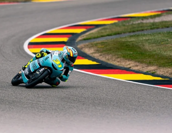 Moto3 | GP Germania 2025, FP2: Adrián Fernández comanda sul bagnato