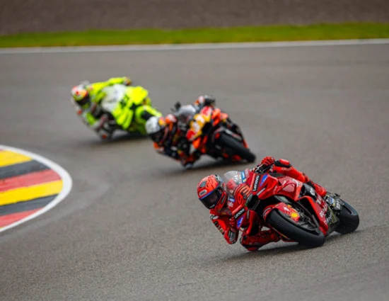 MotoGP | GP Cechia 2025, Practice: Marc Márquez mette tutti in fila sul bagnato, Martín quinto al rientro