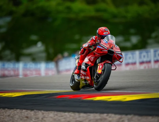 MotoGP | GP Germania 2025, Gara: Marc Márquez vince ancora nell’ecatombe del Sachsenring