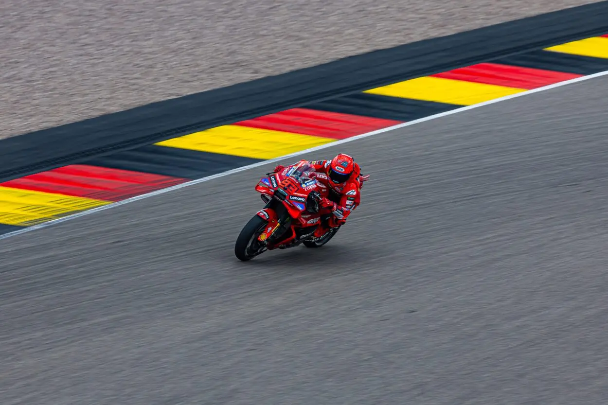 MotoGP | GP Cechia 2025, FP1: Marc Marquez comanda le prime libere, 3° Bagnaia