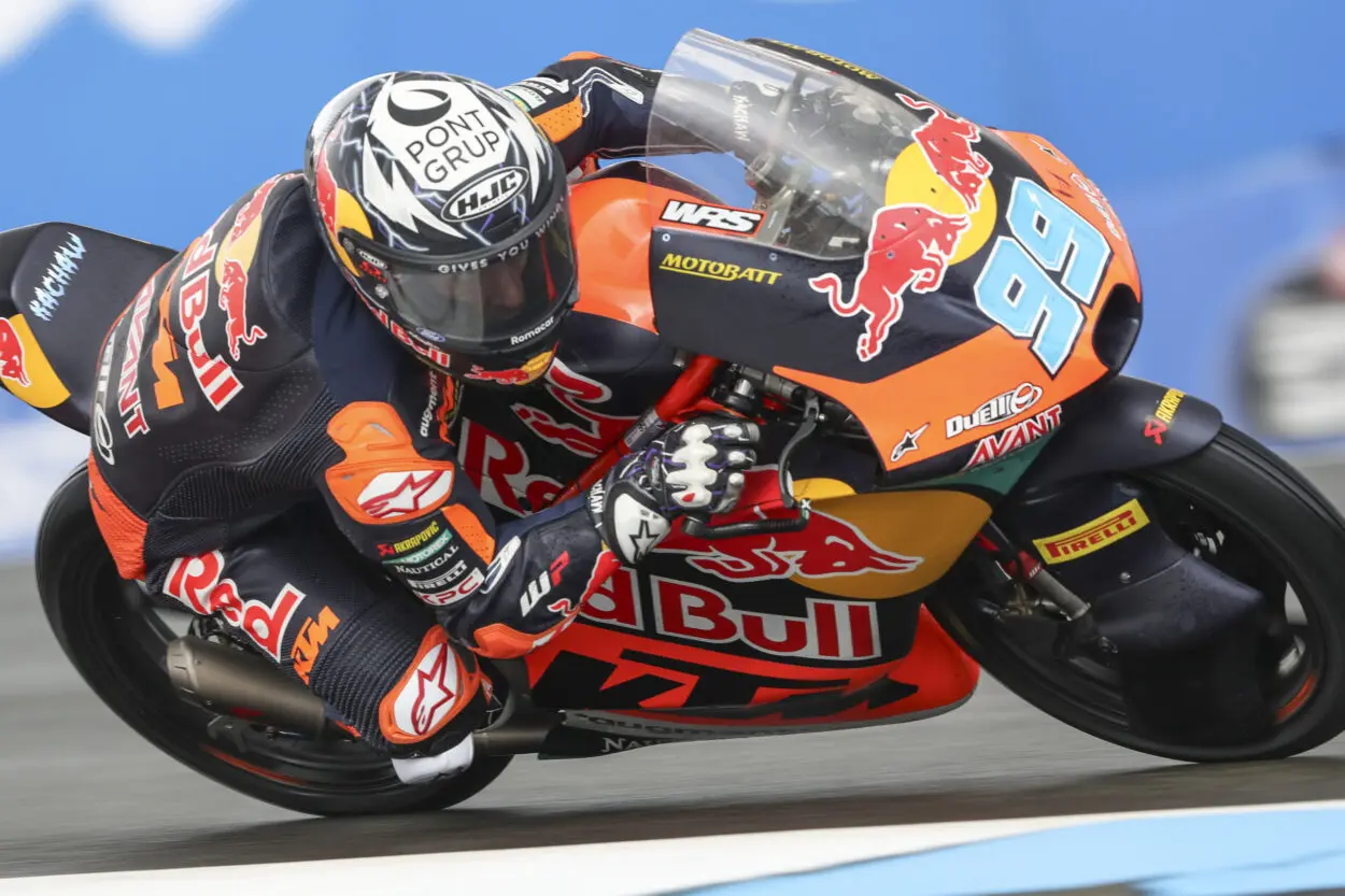 Moto3 | GP Cechia 2025, gara: José Antonio Rueda vince ancora, Quiles e Munoz (in rimonta dal fondo della griglia) sul podio