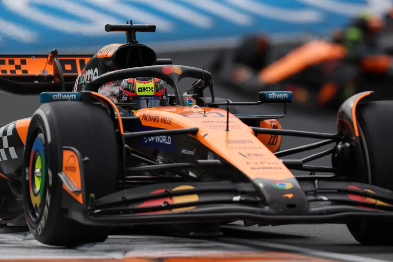 F1 | GP Olanda 2025, gara pazza: Piastri vince su Verstappen e Hadjar! La McLaren di Norris KO e le Ferrari ritirate: Hamilton errore, Leclerc centrato da Antonelli