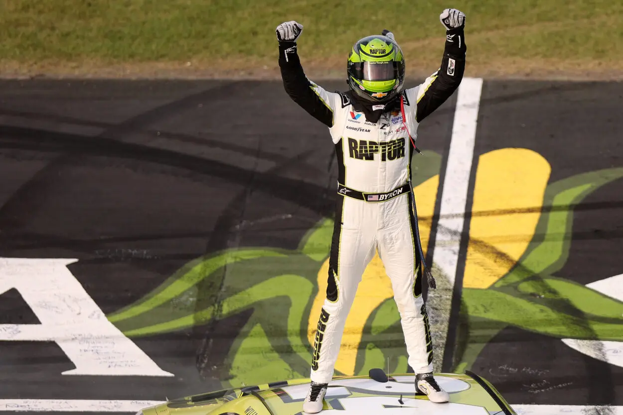 NASCAR | Cup Series, Iowa 2025: Byron riesce finalmente a non rimanere a secco e vince la seconda gara stagionale