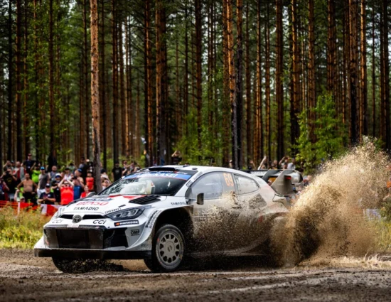 WRC | Rally di Finlandia 2025, PS11-14: Rovanperä stacca gli inseguitori nonostante la pioggia e una foratura
