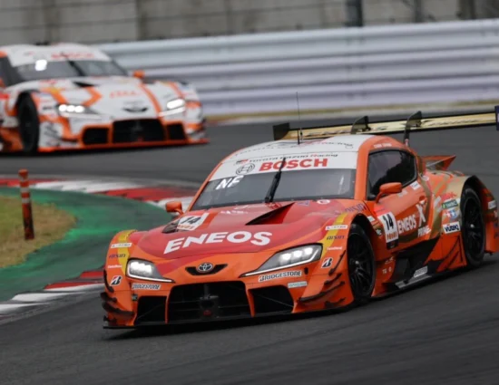 Super GT | Fuji Sprint 2025: Tsuboi e Fukuzumi si dividono le vittorie, D’Station #777 fa doppietta tra le GT300