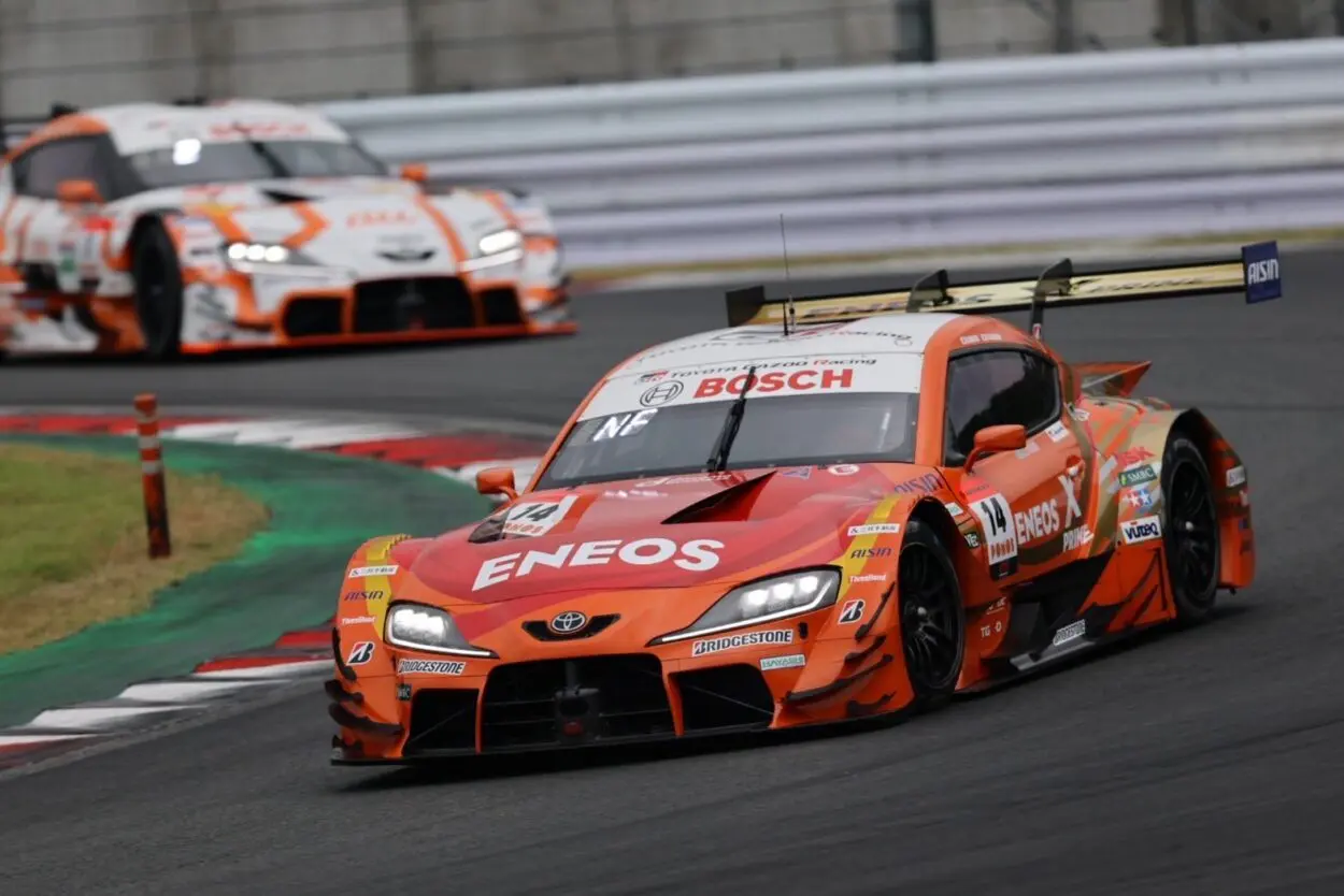 Super GT | Fuji Sprint 2025: Tsuboi e Fukuzumi si dividono le vittorie, D’Station #777 fa doppietta tra le GT300
