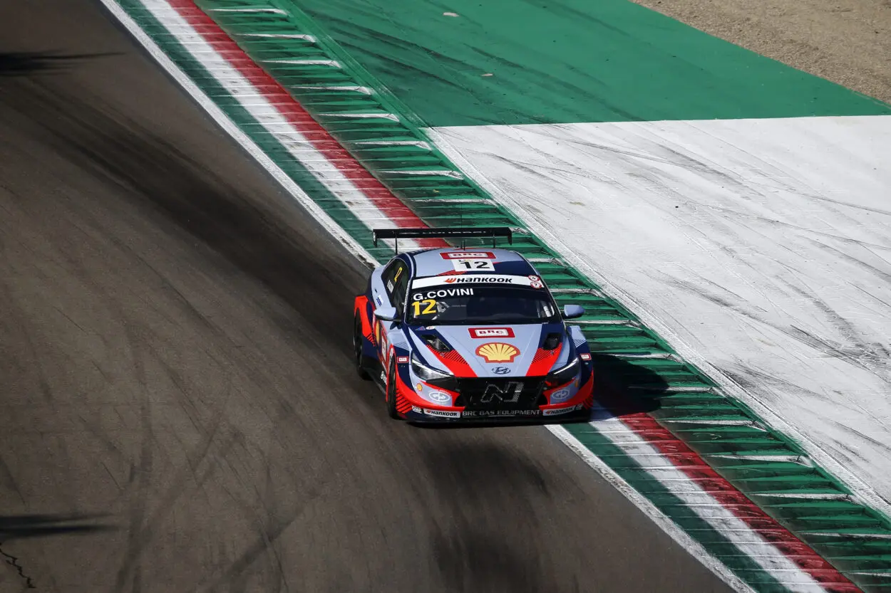 TCR Italy | Imola 2025, Qualifiche: Lotta in casa Hyundai per la prima posizione. Covini batte Ley di 9 millesimi per ottenere la prima pole
