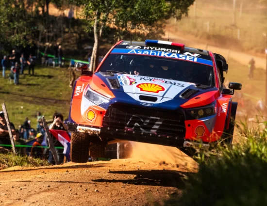 WRC | Rally del Paraguay 2025 – PS1-4. Scambi sulla terra rossa: Fourmaux serve l’ace nel primo loop. Ogier fora