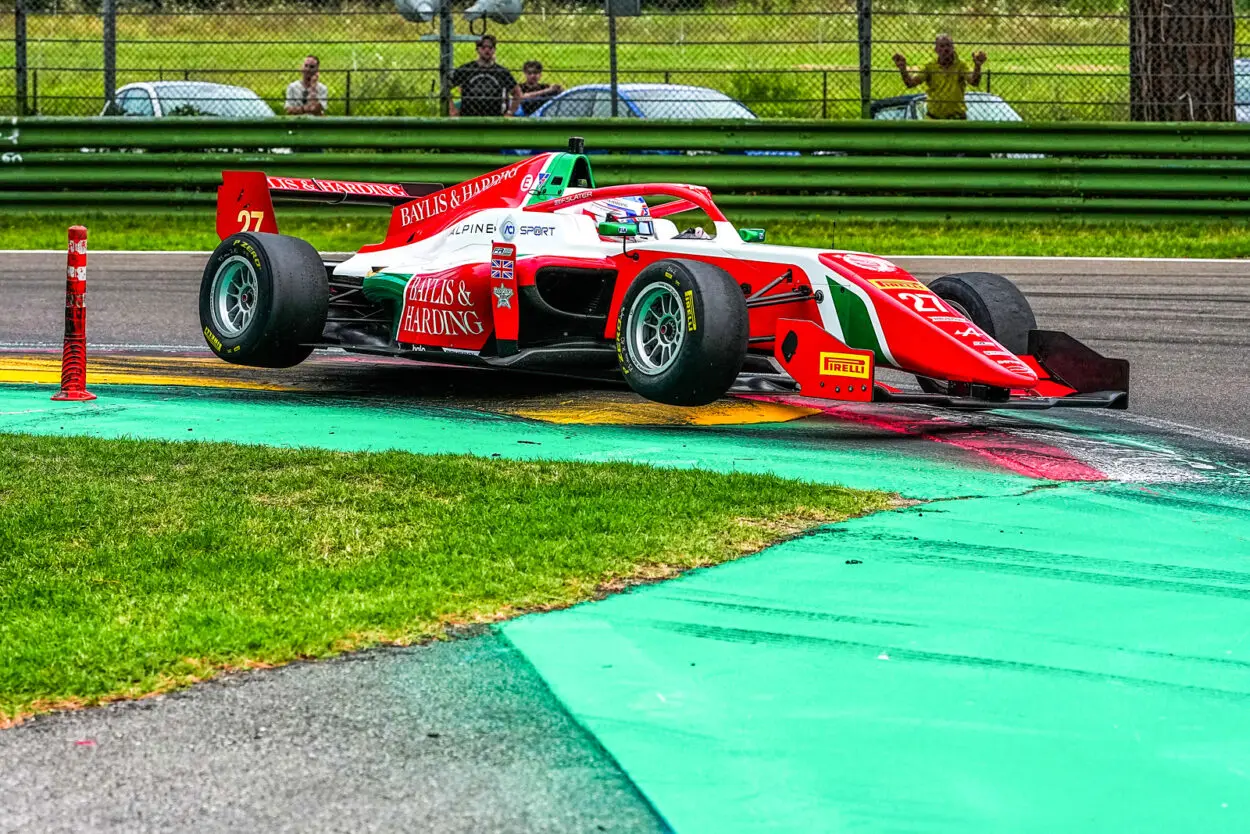 Formula Regional Europe | Imola 2025: Freddie Slater squalificato da Gara-2
