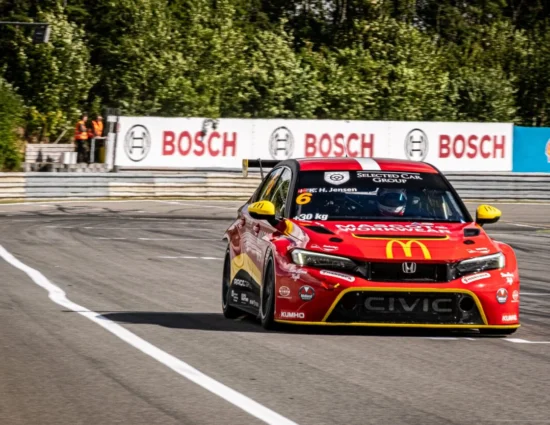 TCR Denmark | Jyllandsringen #2 2025: Jensen risorge dopo cinque mesi con tre vittorie e leadership in classifica. Halder a secco in Gara 1