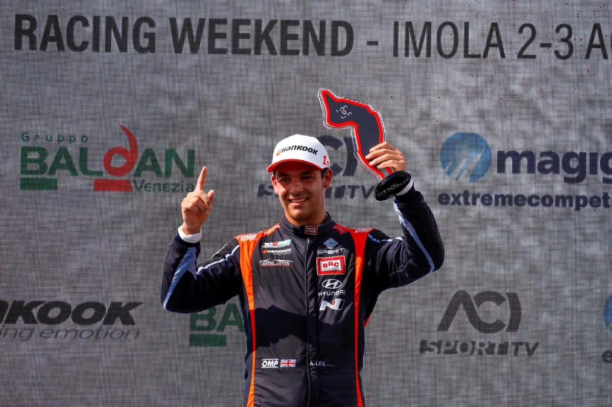 TCR Italy | Imola 2025, Ley: “Felice per questa vittoria. Una volta in testa è stata una questione di gestione del vantaggio e delle gomme”