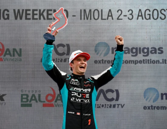 TCR Italy | Imola 2025, Taylor: “Un weekend incredibile, ho recuperato tanti punti in classifica. Senza questo team non potrei fare ciò che sto mostrando”