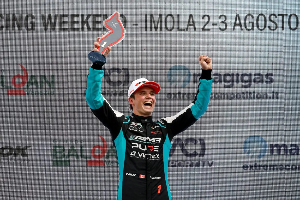 TCR Italy | Imola 2025, Taylor: “Un weekend incredibile, ho recuperato tanti punti in classifica. Senza questo team non potrei fare ciò che sto mostrando”