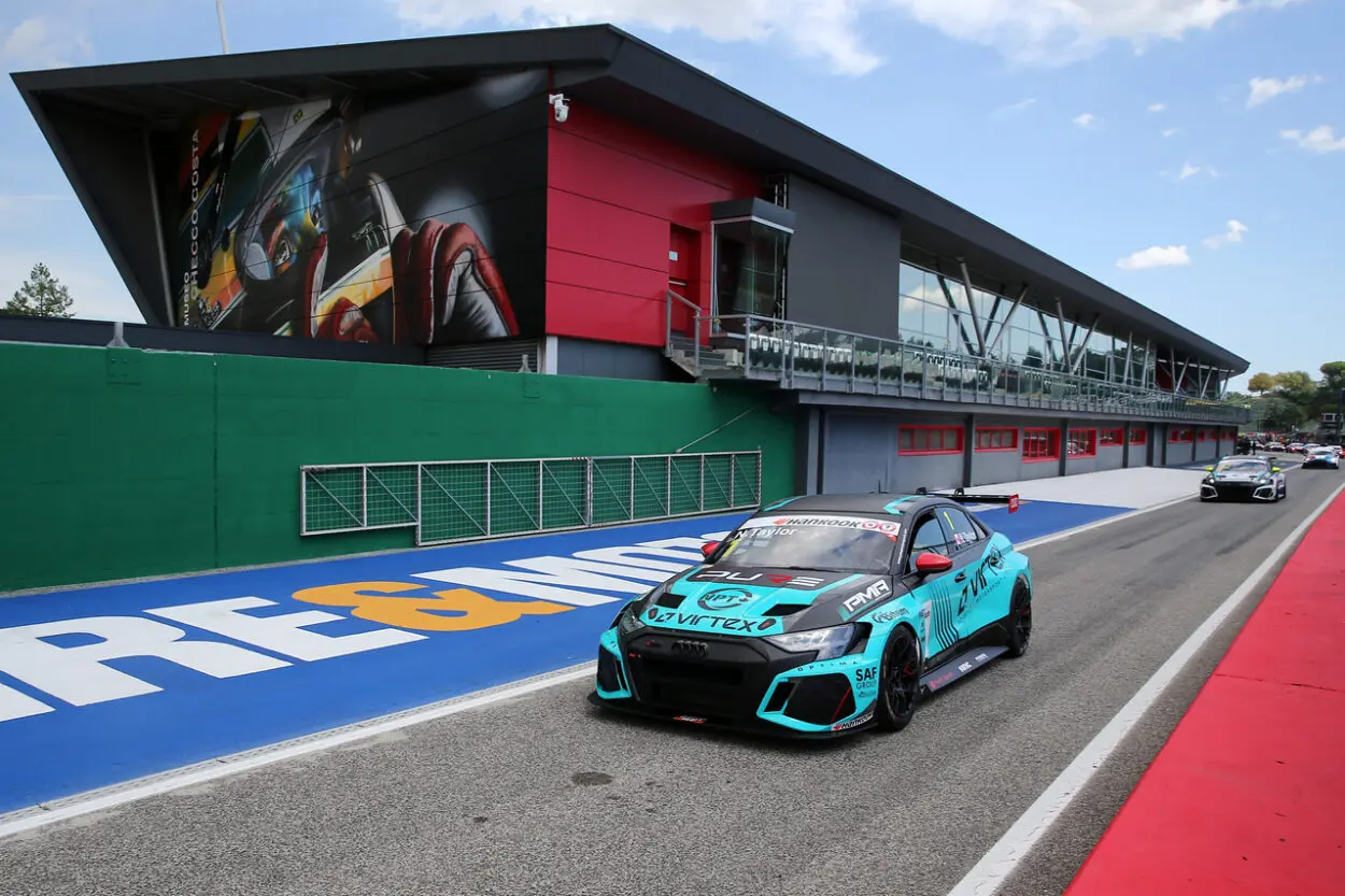 TCR Italy | Imola 2025, Penalità Post Gara 1: Tre piloti penalizzati, Cimenes entra in Top5, Baldan guadagna due posizioni