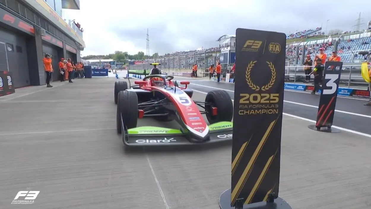 F3 | GP Ungheria 2025, Feature Race: Camara domina tra pioggia e Safety Car ed è Campione! 2° Boya, Tsolov rimonta dalla P21 alla P6