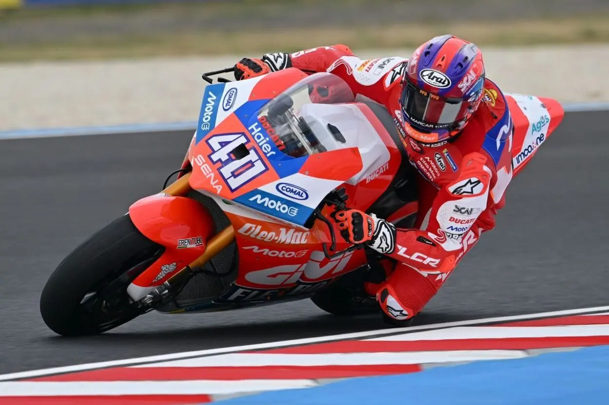 MotoE | GP Ungheria 2025, Gara 2: Mattia Casadei mette a segno la doppietta e passa in testa al mondiale