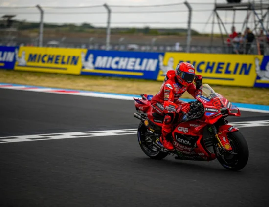 MotoGP | Marc Marquez non si ferma più e vince al Balaton Park, sul podio Acosta e Bezzecchi. 4° Martin, 9° Bagnaia