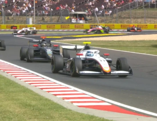 F3 | GP Ungheria 2025, Sprint Race: Intraphuvasak vince ancora, 2° Ugochukwu e 3° Wurz