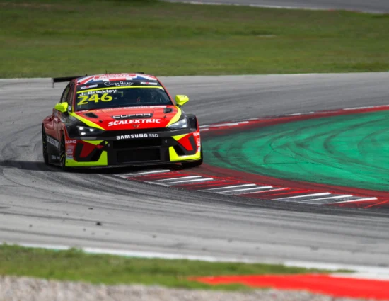 TCR Europe | Barcellona 2025, Gara 2: Junesung Park coglie il primo successo europeo davanti a Volt. Brickley 5° è campione all’esordio