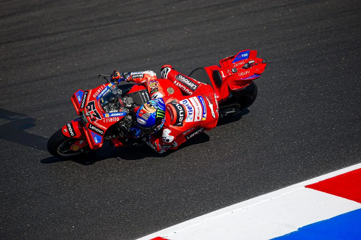 MotoGP | GP Giappone 2025: Francesco Bagnaia torna a brillare. Sua la vittoria della Sprint!