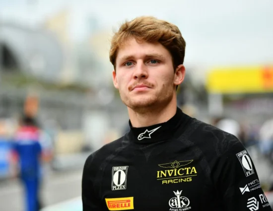 F2 | GP Azerbaijan 2025: Penalità in griglia per Roman Stanek dopo l’incidente nelle qualifiche con Bennett