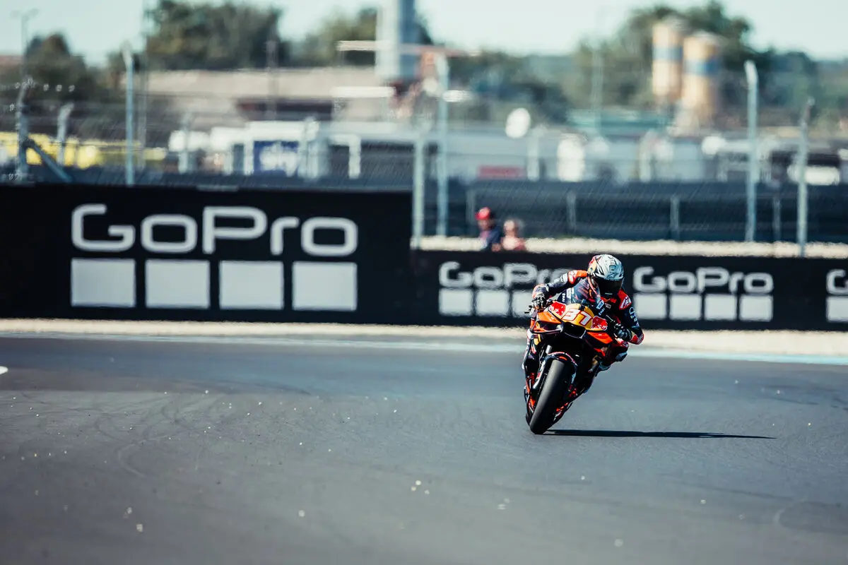 MotoGP | GP Catalogna 2025, FP1: colpo di coda di Acosta nelle prime libere, disastro Bagnaia