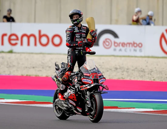 MotoGP | GP San Marino 2025, Gara Sprint: Marc Marquez cade e Bezzecchi ne approfitta, trionfo Aprilia a Misano