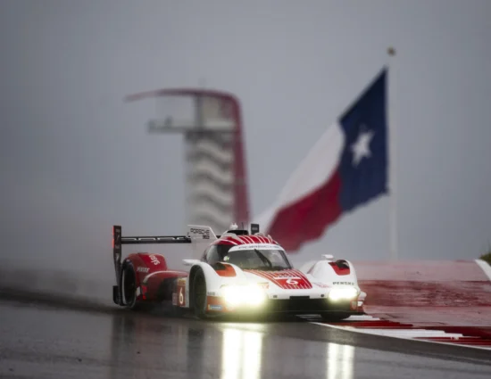 WEC | Lone Star Le Mans 2025: la Porsche #6 vince dopo 2 ore di stop per pioggia e una dura lotta con le Ferrari. In LMGT3 trionfa la McLaren #95