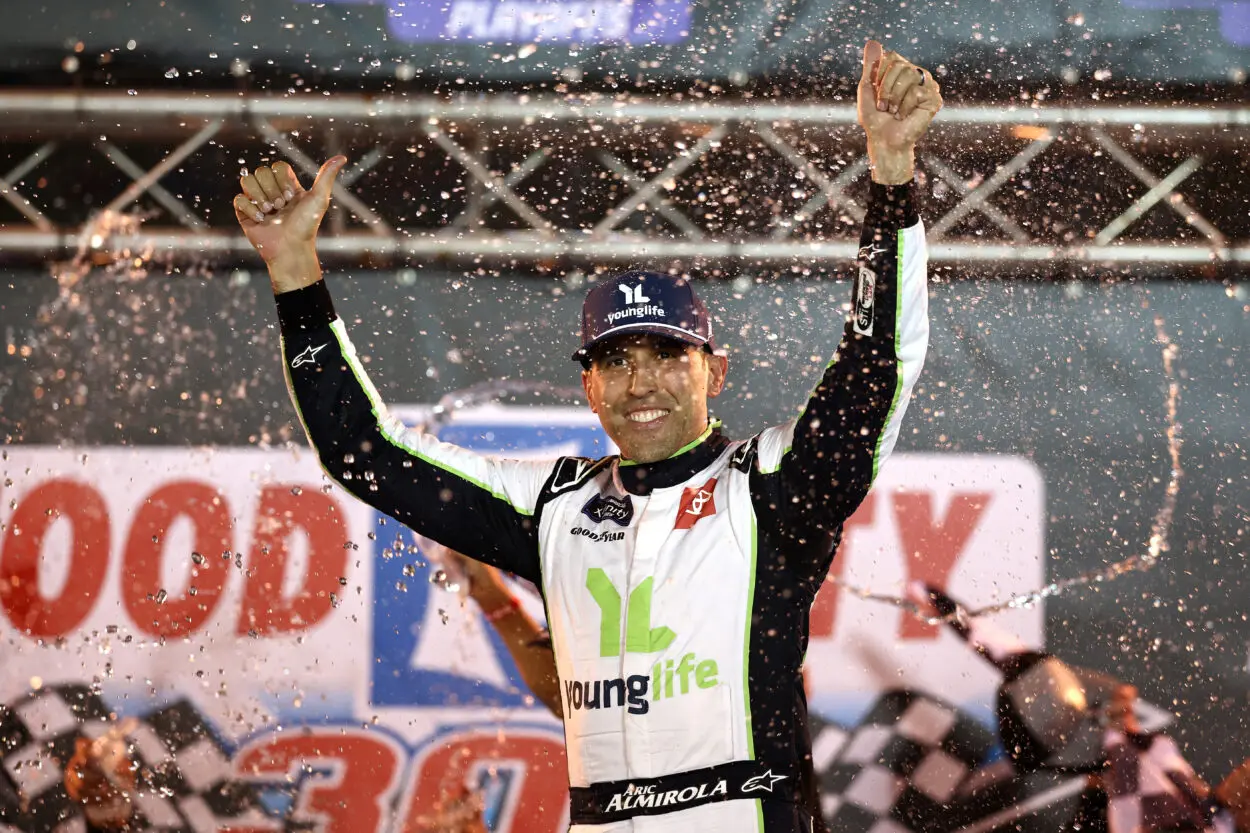 NASCAR | Xfinity Series, Bristol #2 2025: Almirola interrompe la striscia vincente di Zilisch