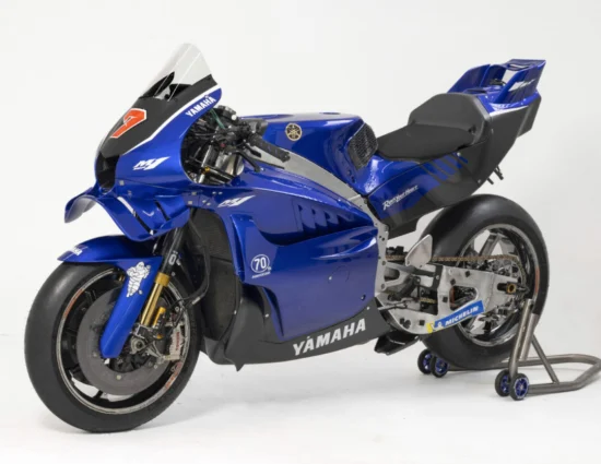 MotoGP | Yamaha presenta la nuova YZR-M1 con motore V4 a Misano