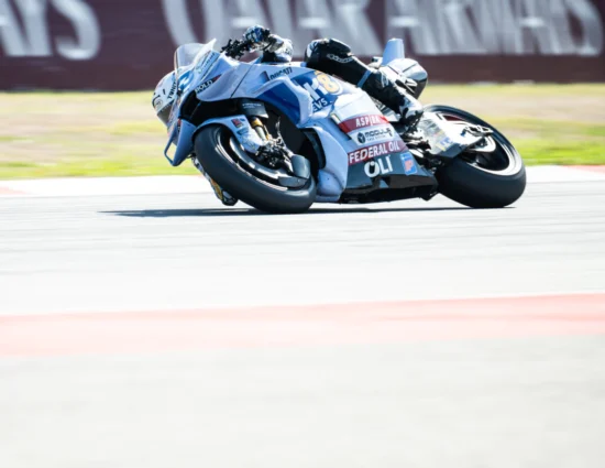 MotoGP | GP Catalogna 2025, gara: Alex Marquez doma il fratello e torna a vincere. 3° Bastianini, 7° Bagnaia