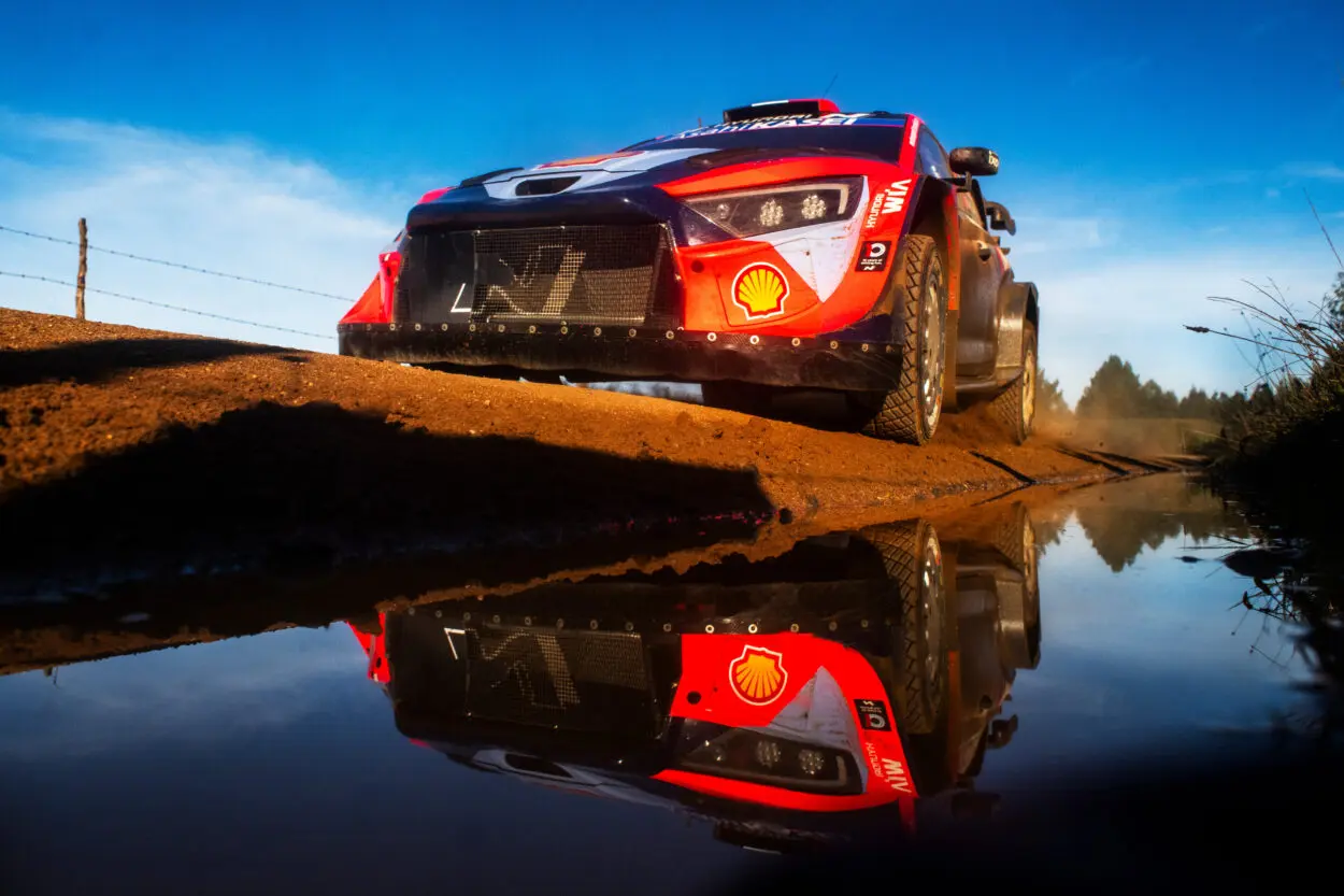 WRC | Rally del Cile 2025, PS4-6: Fourmaux sale in vetta seguito da Neuville ed Ogier. Ritiro per Tänak