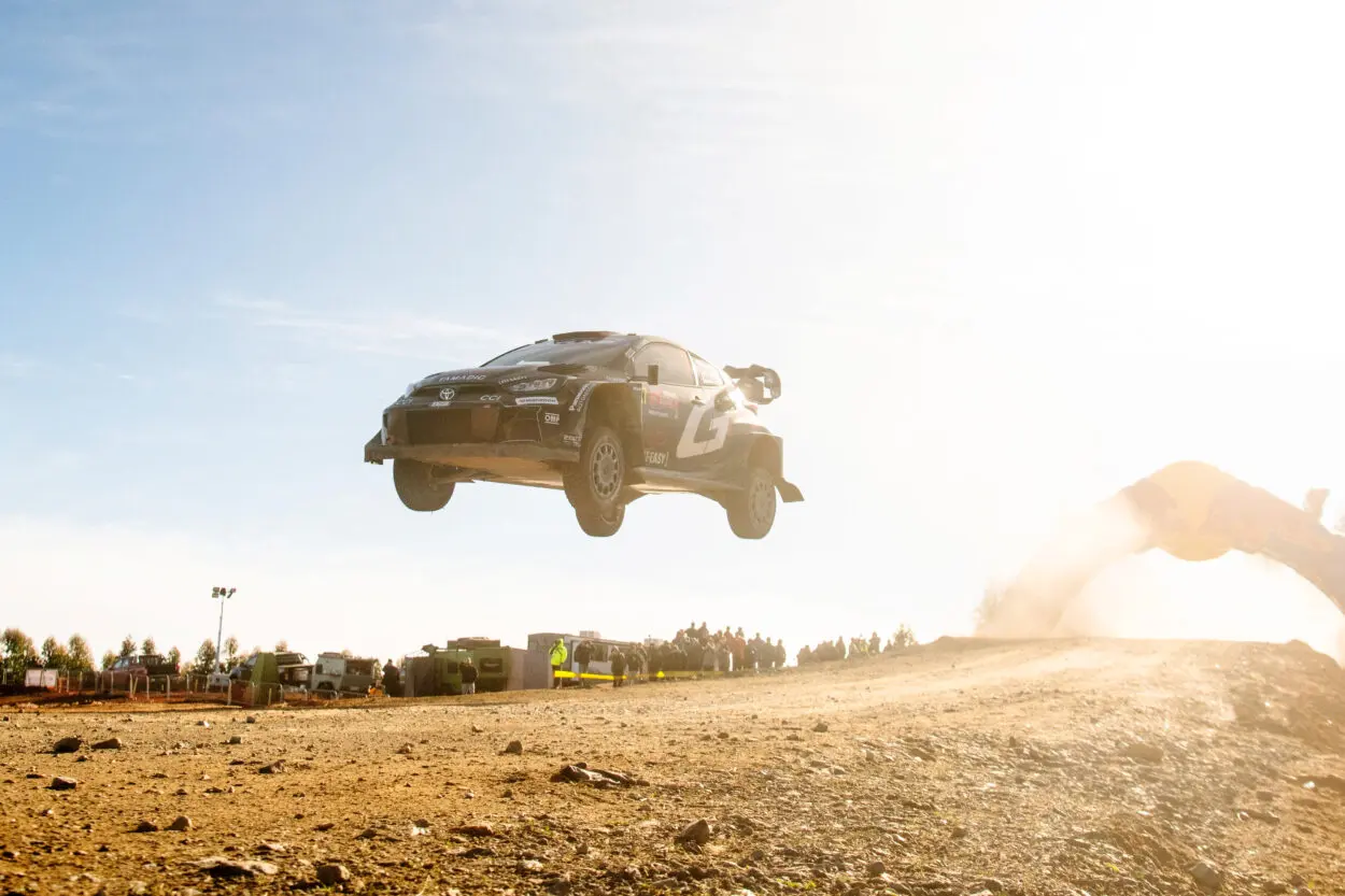 WRC | Rally del Cile 2025: un inarrestabile Ogier firma il weekend perfetto e balza in testa al campionato. Oliver Solberg è campione WRC2