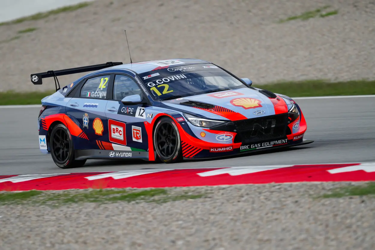 TCR Europe | Barcellona 2025, Covini: “Con guida pulita e un bel passo ho portato la macchina in Top10. Bella l’esperienza nell’Europeo, la miglior palestra per le corse turismo”