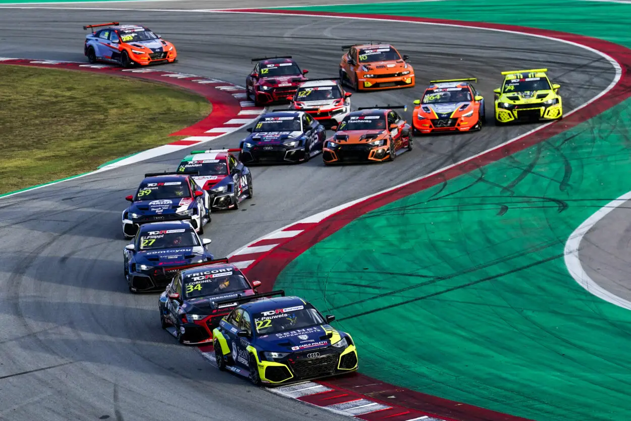 TCR Europe | Anteprima Barcellona 2025: dodici piloti matematicamente in lizza per il titolo, ma chi sarà il nuovo campione europeo?