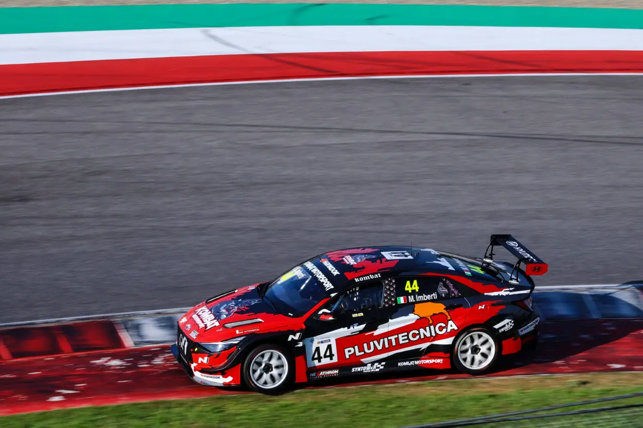 TCR Italy | Mugello 2025, Gara 1: Michele Imberti perfetto, ritrova il successo. Baldan a podio, Taylor resiste in P5