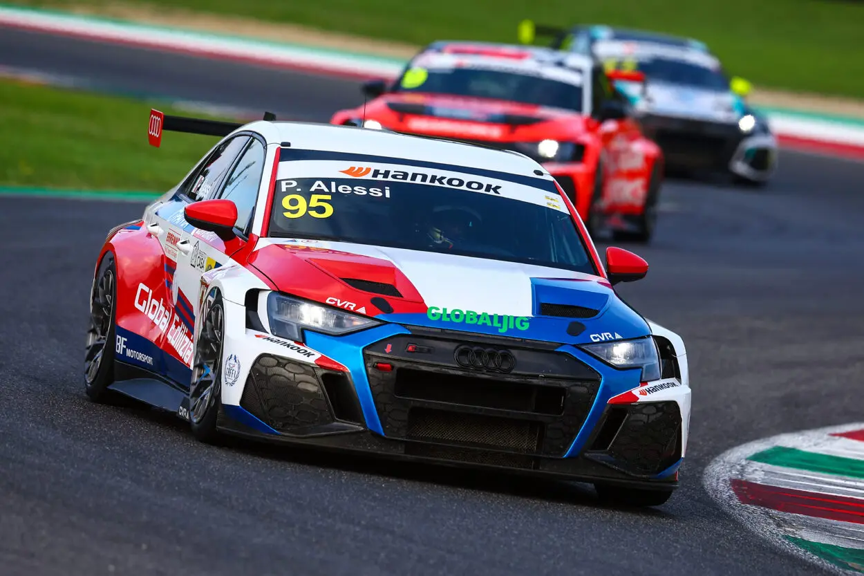 TCR Italy | Mugello 2025, Alessi: “Weekend difficile. Dobbiamo migliorare in qualifica, perché abbiamo mostrato il passo per giocarcela con i migliori”