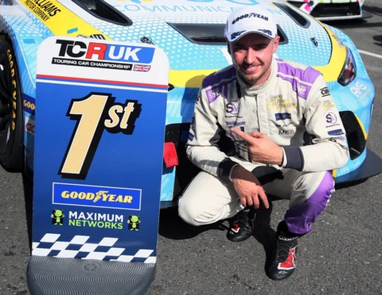 TCR UK | Snetterton 2025, Gara 1: Imprendibile Shepherd vince davanti a Newsham in rimonta dal fondo e Hall alla prima corsa nel TCR