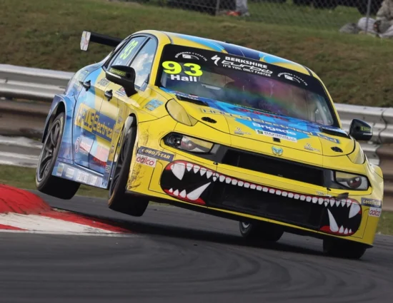 TCR UK | Snetterton 2025, Penalità Gara 2: Hall arretrato per il contatto con Hutchison, reprimenda per Laidlaw dopo il contatto con Newsham