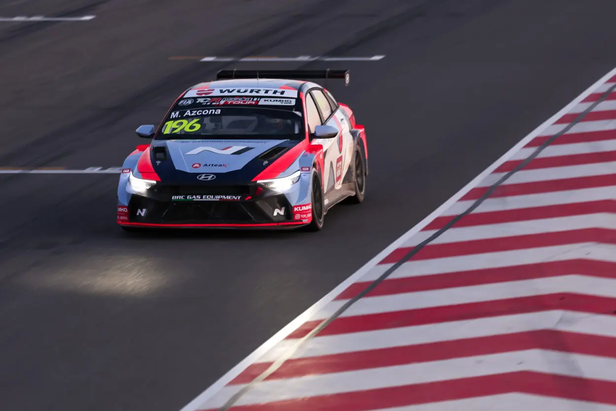 TCR World Tour | Tailem Bend 2025, Qualifiche: Devastante Mikel Azcona, pole per 7 decimi su Michelisz. Buchan 4° primo del TCR Australia