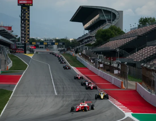 F4 Italia | Catalunya 2025: Kean Nakamura-Berta conduce Gara 1 dall’inizio alla fine