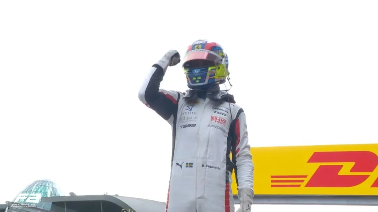 F2 | GP Azerbaijan 2025, Sprint Race: le molteplici safety car non fermano Beganovic. Fornaroli 5°