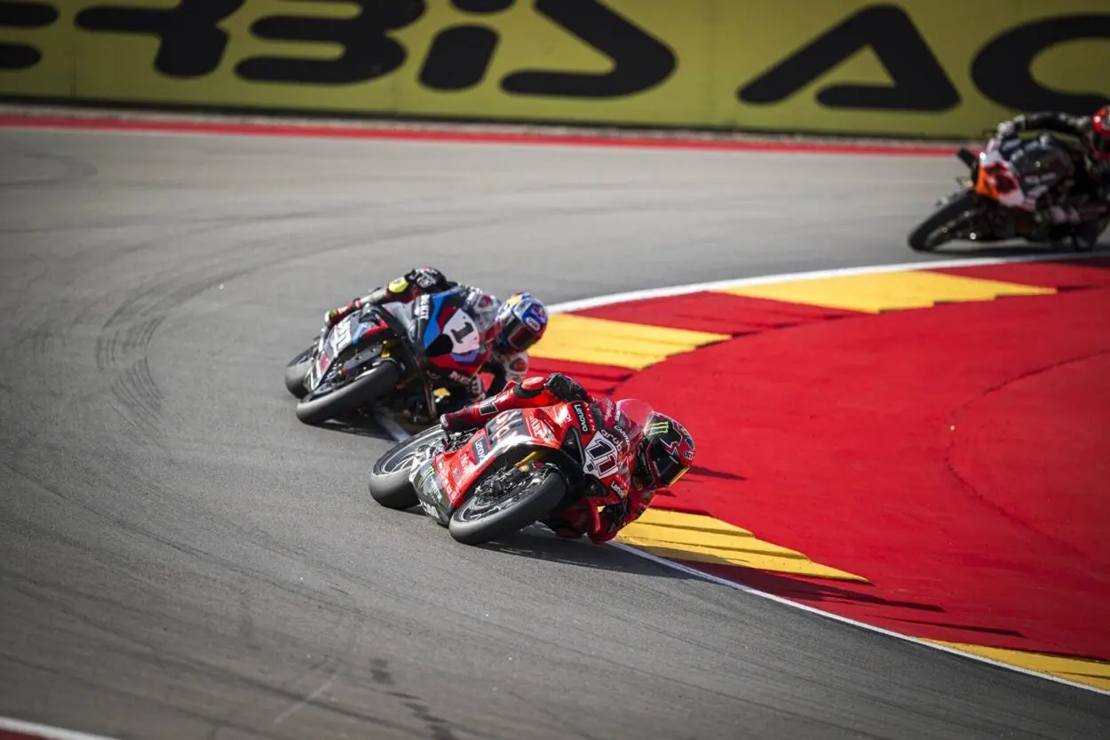 SBK | Round Aragona 2025, Gara 2: Nicolò Bulega vince con distacco l’ultima manche del weekend