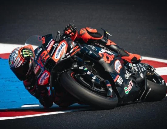 MotoGP | GP Giappone 2025, Practice: Marco Bezzecchi anticipa Acosta e Marc Marquez. Bagnaia settimo, Alex Marquez fuori dalla top 10