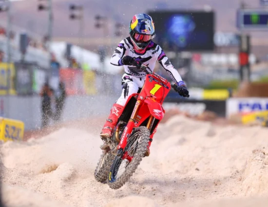 SuperMotocross | Terzo titolo consecutivo per Jett Lawrence nella finale di Las Vegas