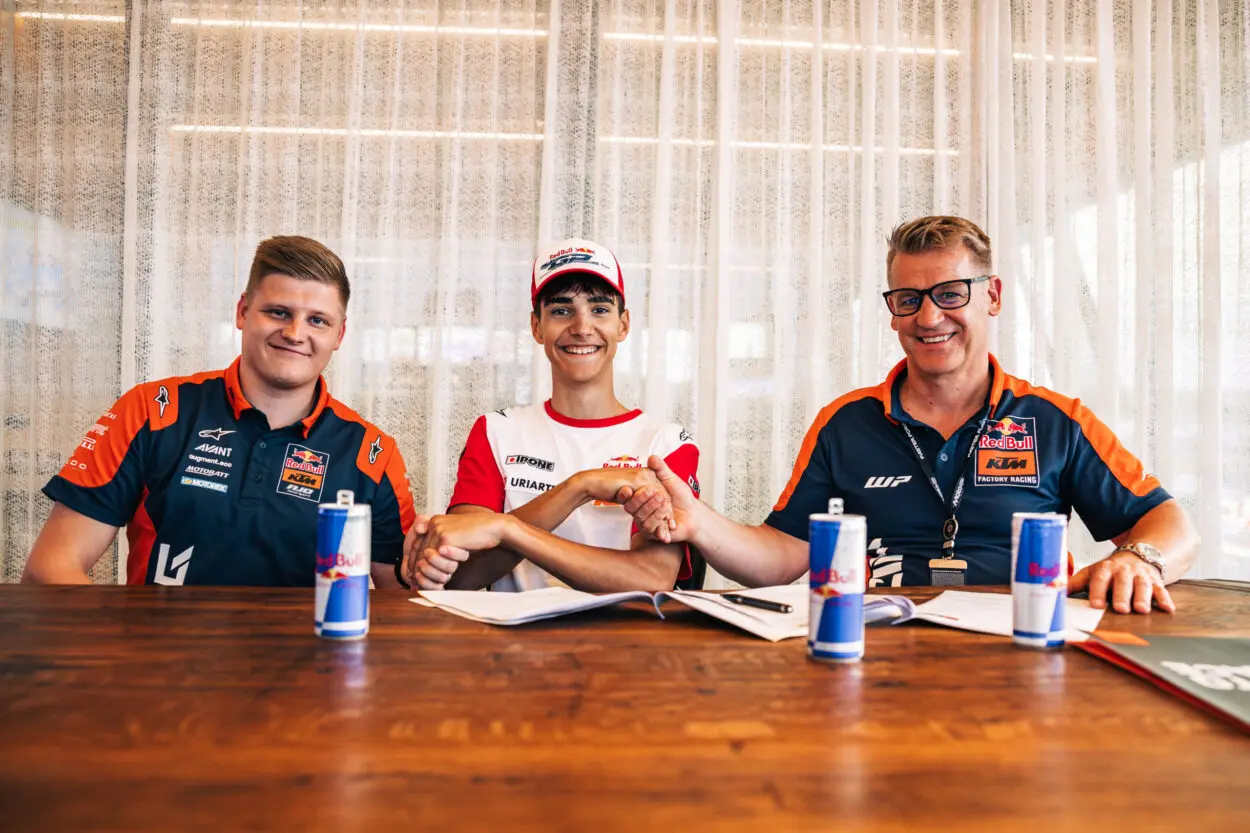 Moto3 | Brian Uriarte si unirà ad Ajo a partire dal 2026. Sarà compagno di Alvaro Carpe