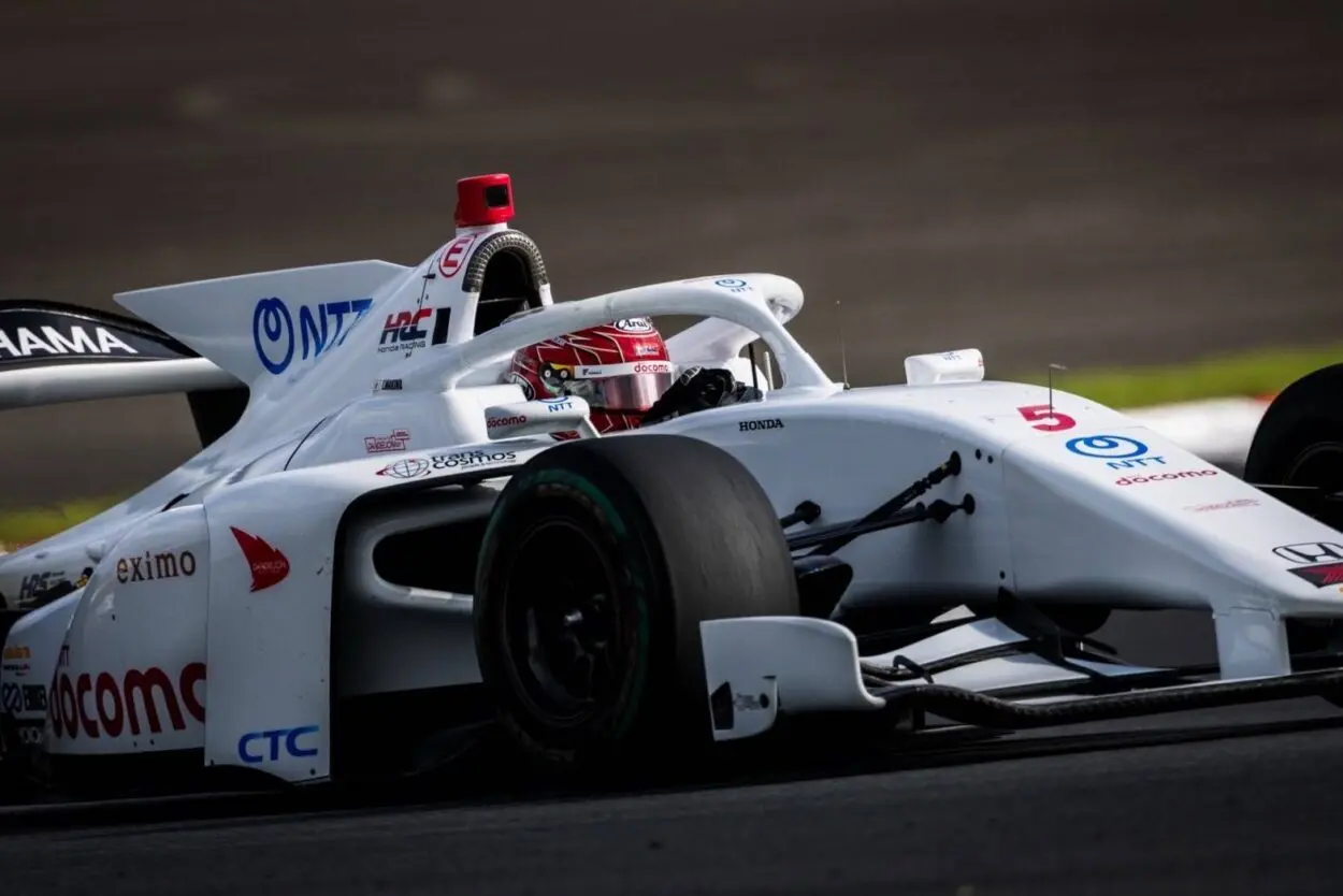 Super Formula | Fuji #2 2025: Tadasuke Makino ottiene la pole position per il Round 10