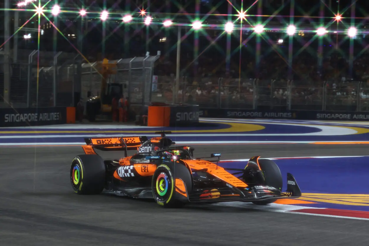 F1 | GP Singapore 2025, FP2: Piastri precede Hadjar e Verstappen. Due bandiere rosse e incidente Norris-Leclerc in pitlane