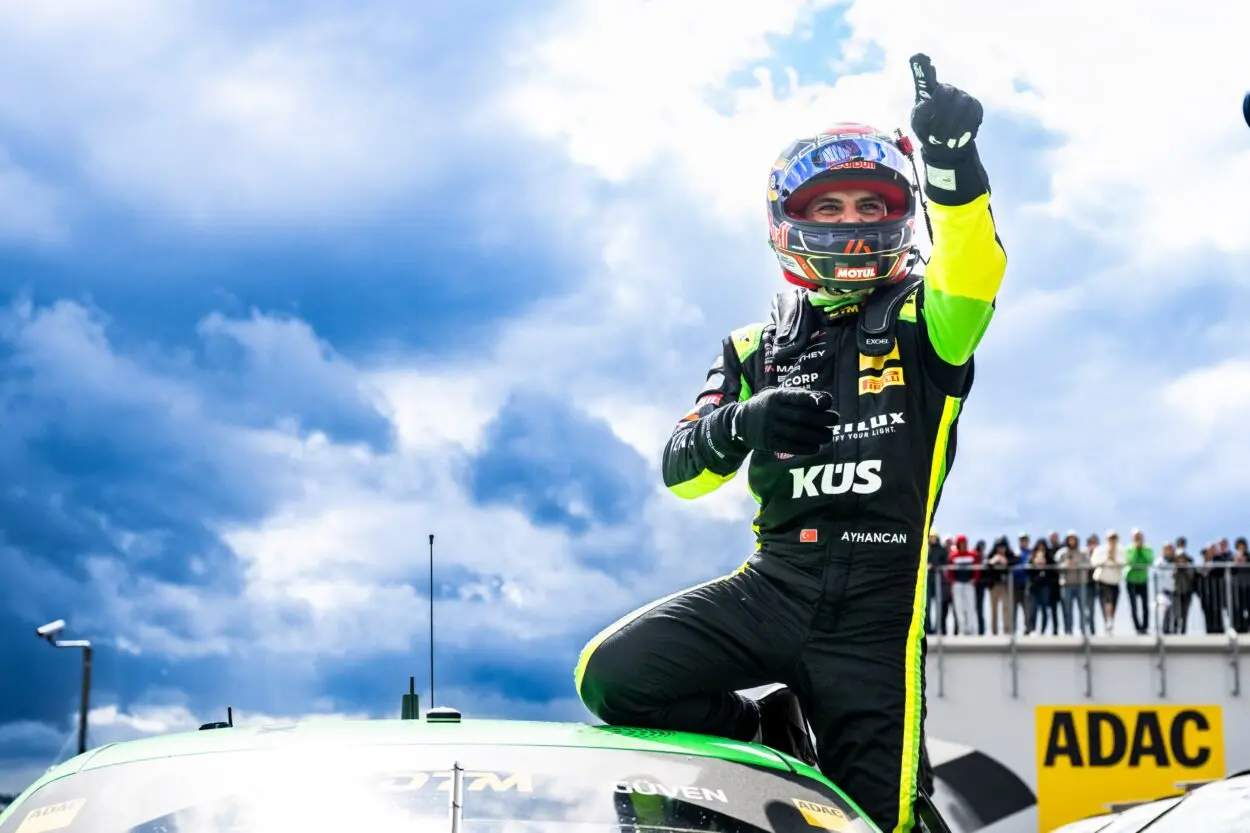 DTM | Hockenheim 2025, Gara 2: Ayhancan Güven vince gara e titolo con un super sorpasso all’ultimo giro