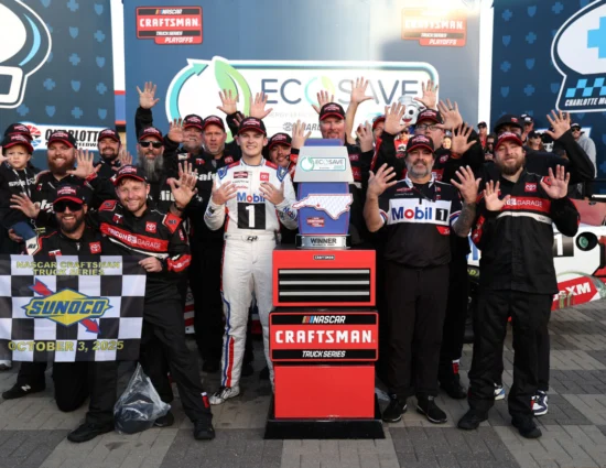 NASCAR | Truck Series, Charlotte Roval 2025: Corey Heim si impone su Crews e conquista il decimo successo stagionale